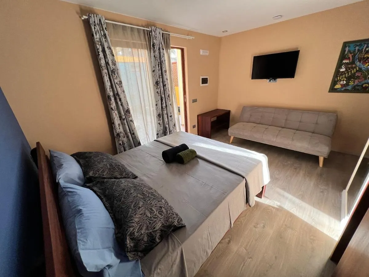 בית הארחה מלון מינדלו Orietta Residencial