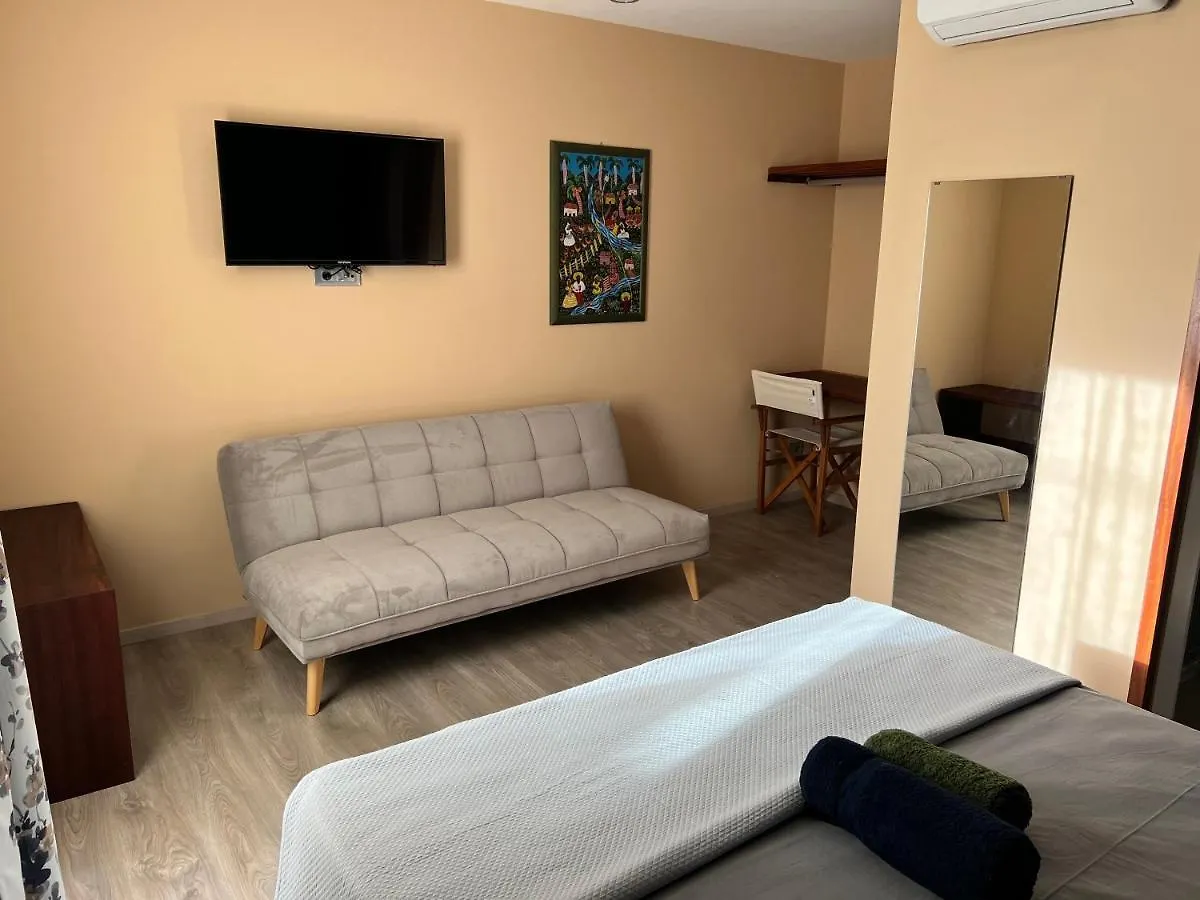 בית הארחה מלון מינדלו Orietta Residencial
