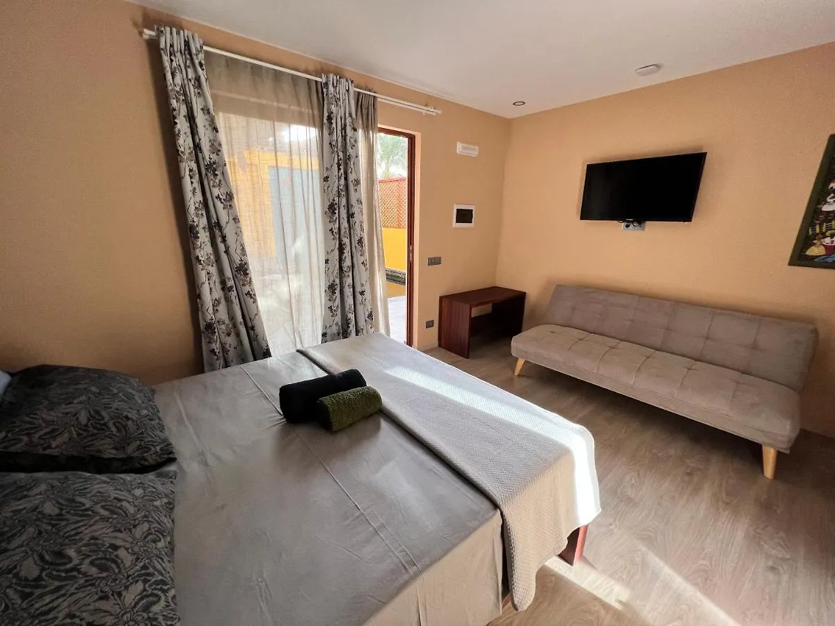 בית הארחה מלון מינדלו Orietta Residencial